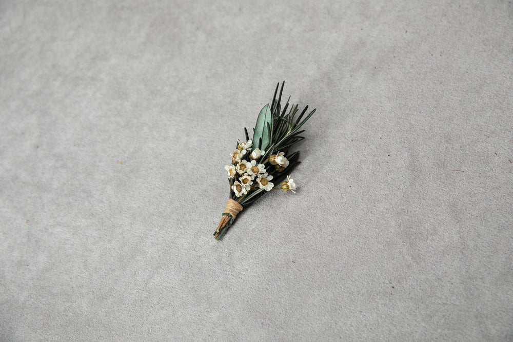 Olive Leaf Boutonniere: Rosemary Corsage, Preserved Greenery Wedding Accessory – handmade floral hair accessory by magaela