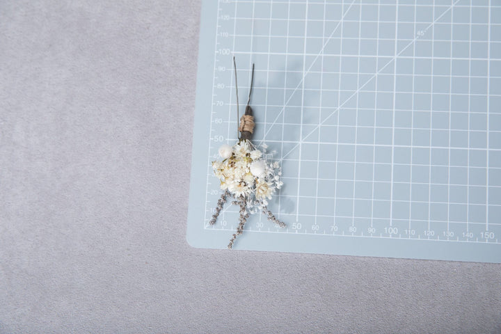 Ivory Baby's Breath Hairpins: Beige Dried Flower Wedding Hair Accessories – handmade floral hair accessory by magaela