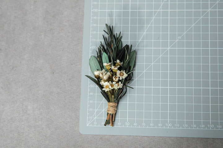 Greenery Groom Boutonniere: Olive Leaves, Rosemary, Dried Flowers – handmade floral hair accessory by magaela