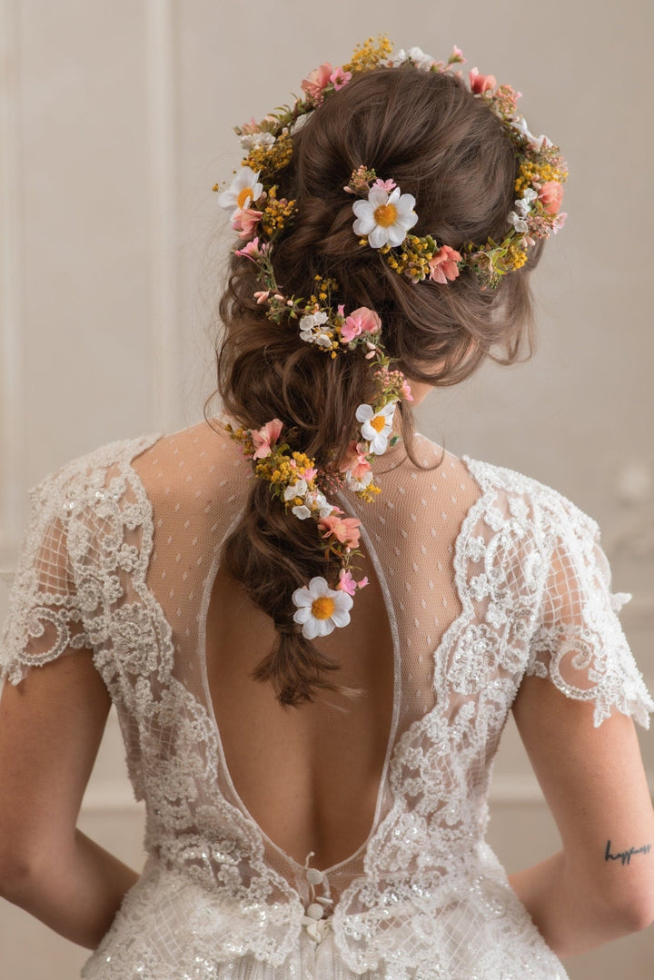 Daisy Wedding Hair Garland: Long Shapeable Bridal Flower Vine – handmade floral hair accessory by magaela