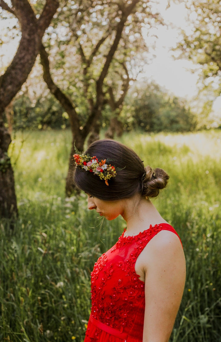 Dried Flower Hair Comb: Bridal Meadow Wedding Headpiece – handmade floral hair accessory by magaela