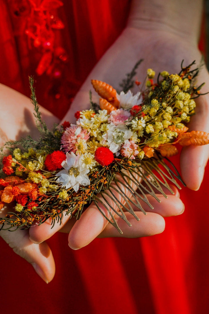 Dried Flower Hair Comb: Bridal Meadow Wedding Headpiece – handmade floral hair accessory by magaela