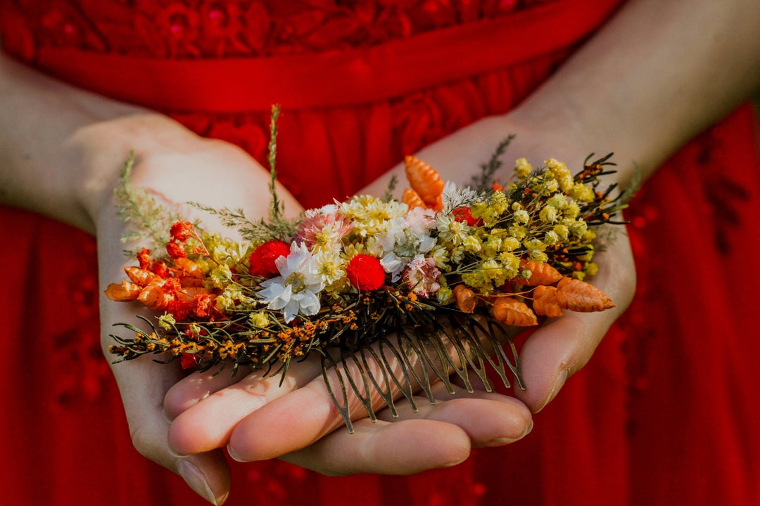 Dried Flower Hair Comb: Bridal Meadow Wedding Headpiece – handmade floral hair accessory by magaela