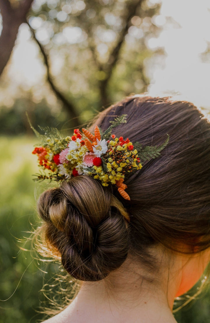 Dried Flower Hair Comb: Bridal Meadow Wedding Headpiece – handmade floral hair accessory by magaela