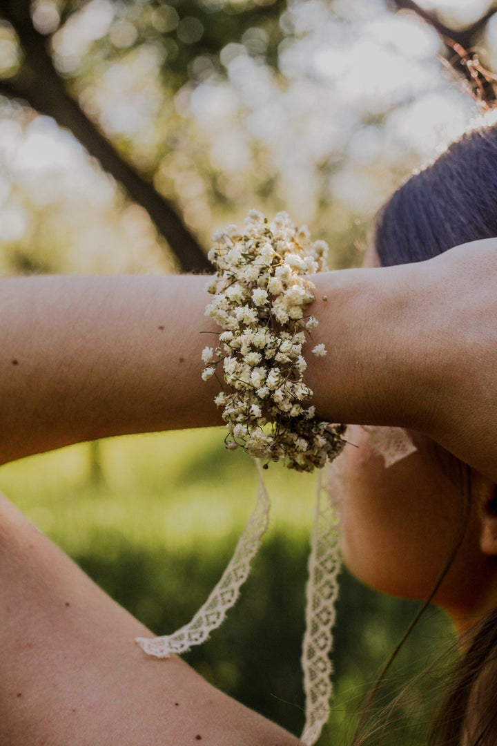 Ivory Baby's Breath Flower Bracelet: Natural Bridal Jewelry – handmade floral hair accessory by magaela