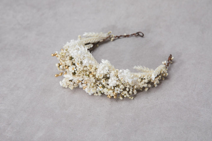 Ivory Dried Flower Hair Crown: Natural Bridal Headpiece – handmade floral hair accessory by magaela