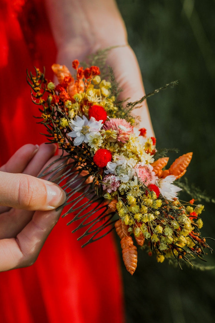 Dried Flower Hair Comb: Bridal Meadow Wedding Headpiece – handmade floral hair accessory by magaela