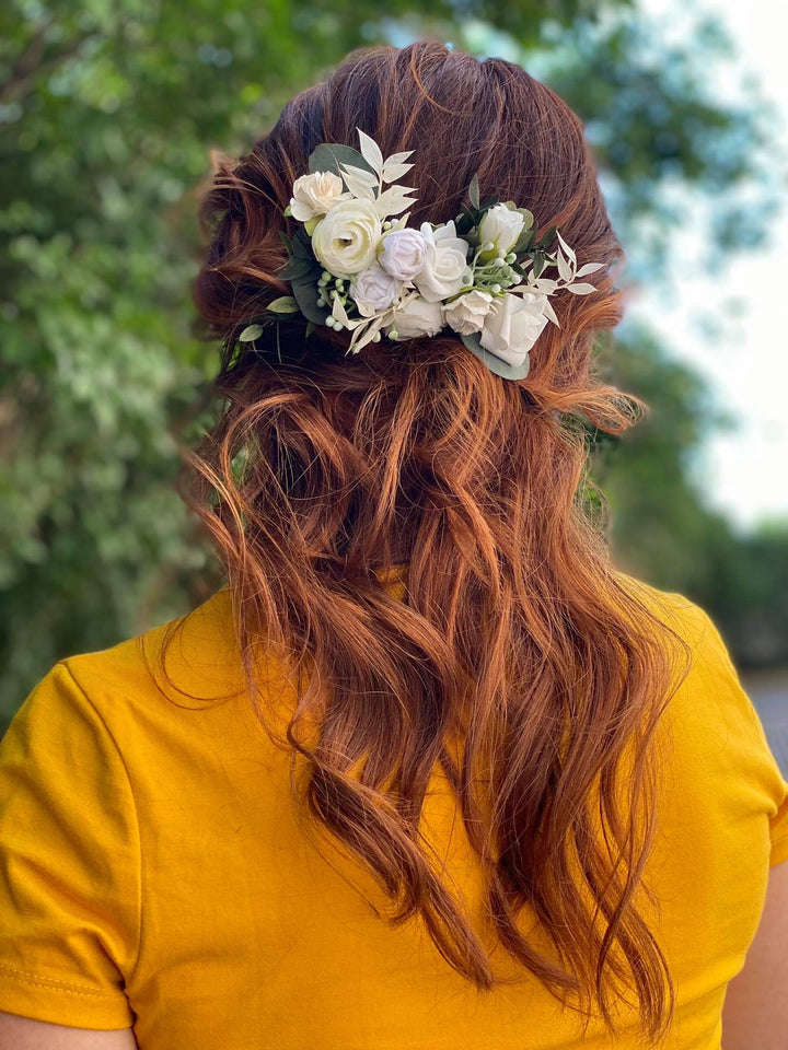 Ivory Floral Bridal Hair Comb: Boho Wedding Headpiece – handmade floral hair accessory by magaela