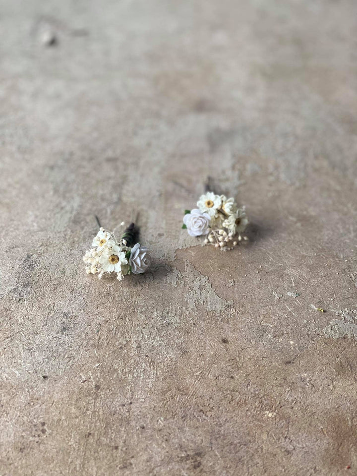 Ivory Dried Flower Hair Comb & Pins: Bridal Hair Accessories – handmade floral hair accessory by magaela