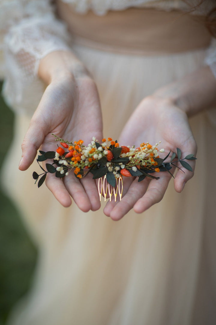 Autumn Flower Hair Comb: Preserved Eucalyptus & Baby's Breath Wedding Accessory – handmade floral hair accessory by magaela