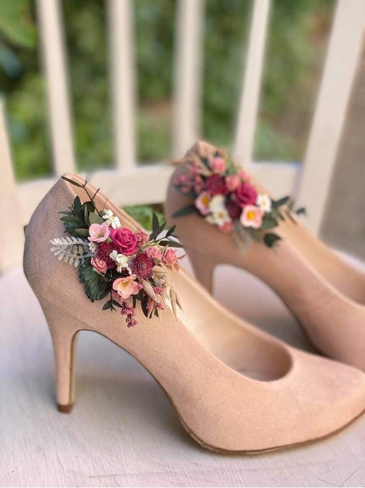 Handmade Flower Shoe Clips: Romantic Bridal Accessory – handmade floral hair accessory by magaela