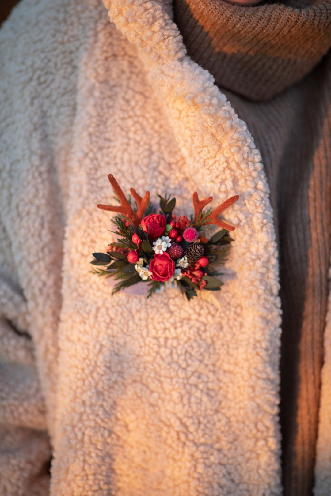 Winter Floral Reindeer Brooch: Woodland Berries & Antlers – handmade floral hair accessory by magaela