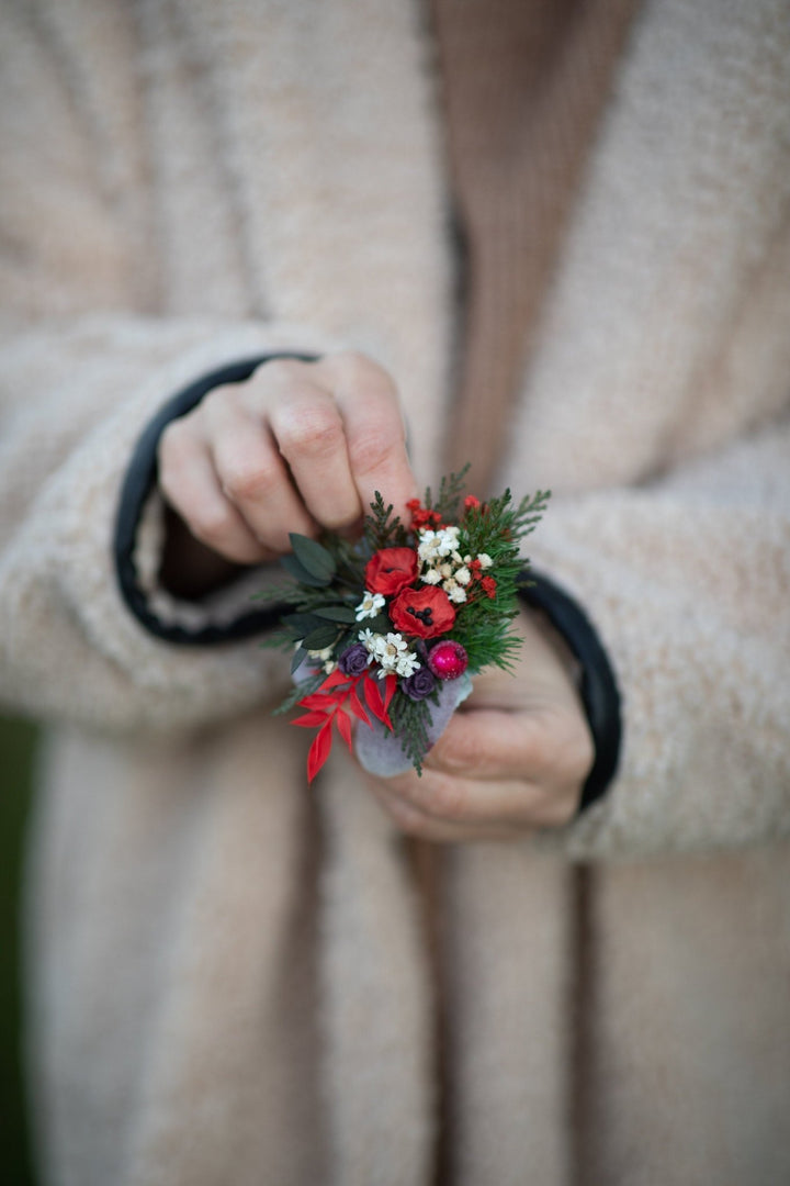 Christmas Flower Brooch: Winter Wedding Coat Pin – handmade floral hair accessory by magaela
