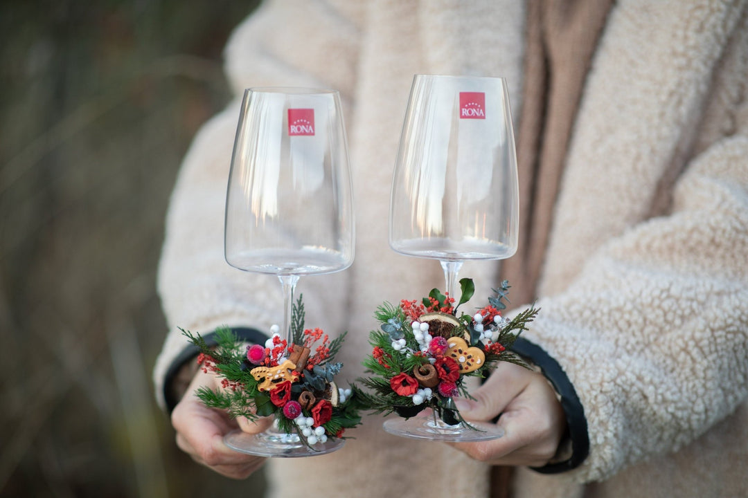 Floral Christmas Wedding Glasses: Bride and Groom Decoration – handmade floral hair accessory by magaela