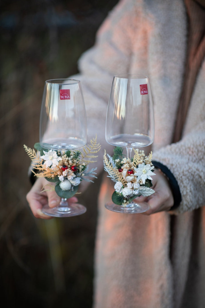 Floral Christmas Wedding Glasses: Bride and Groom Champagne Flutes – handmade floral hair accessory by magaela