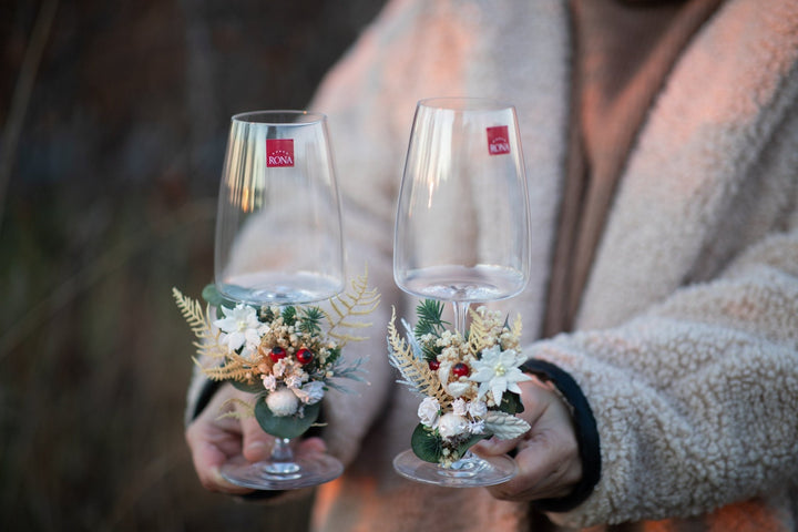 Floral Christmas Wedding Glasses: Bride and Groom Champagne Flutes – handmade floral hair accessory by magaela