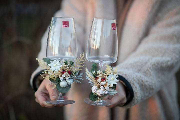 Floral Christmas Wedding Glasses: Bride and Groom Champagne Flutes – handmade floral hair accessory by magaela