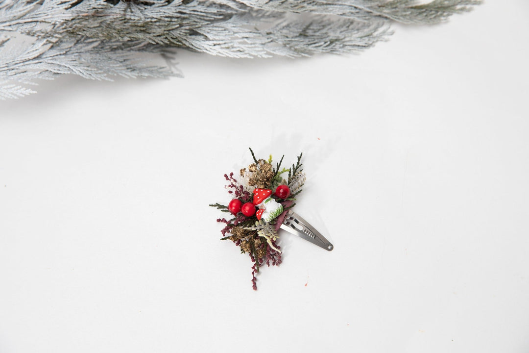 Gingerbread Christmas Hair Clip: Floral Winter Wedding Accessory – handmade floral hair accessory by magaela