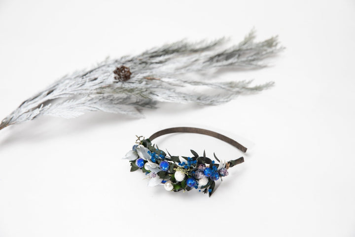 Winter flower headband with frozen blueberries hairband Bridal headpiece Flower girl Frozen berries Customisable headdress Magaela Jewelry – handmade floral hair accessory by magaela