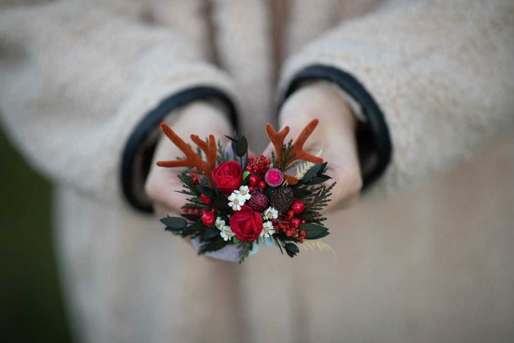 Winter Floral Reindeer Brooch: Woodland Berries & Antlers – handmade floral hair accessory by magaela