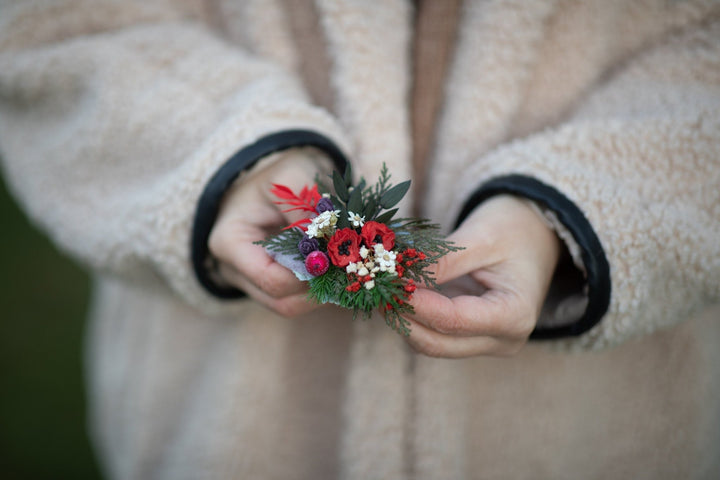 Christmas Flower Brooch: Winter Wedding Coat Pin – handmade floral hair accessory by magaela