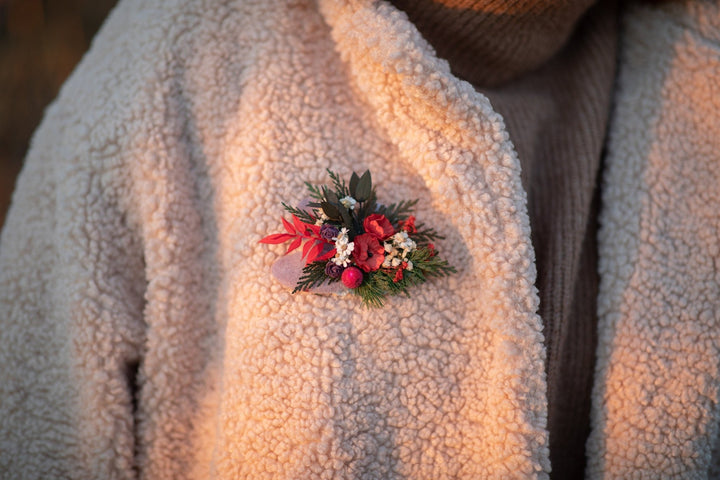 Christmas Flower Brooch: Winter Wedding Coat Pin – handmade floral hair accessory by magaela