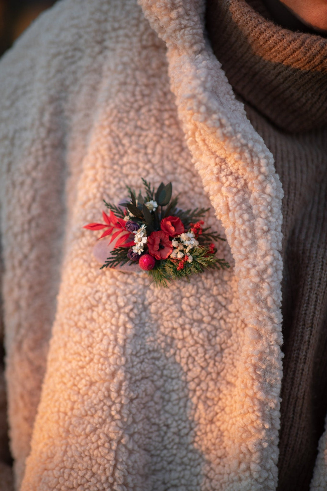 Christmas Flower Brooch: Winter Wedding Coat Pin – handmade floral hair accessory by magaela