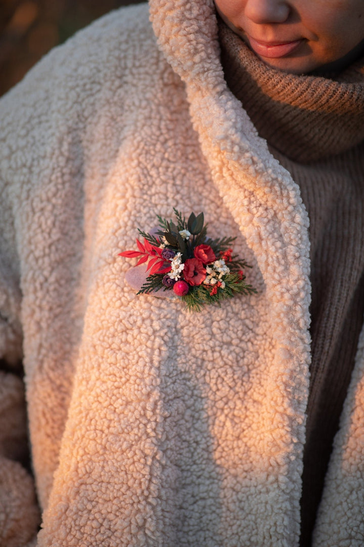 Christmas Flower Brooch: Winter Wedding Coat Pin – handmade floral hair accessory by magaela