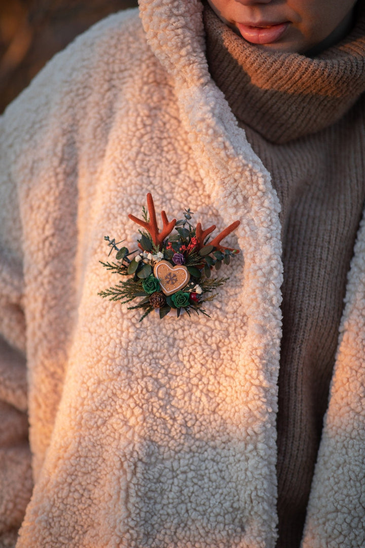 Winter Flower Brooch: Antlers, Gingerbread Heart, Woodland Christmas – handmade floral hair accessory by magaela