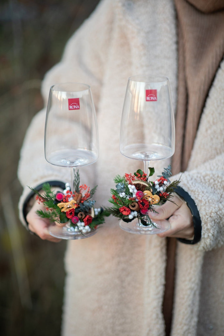 Floral Christmas Wedding Glasses: Bride and Groom Decoration – handmade floral hair accessory by magaela