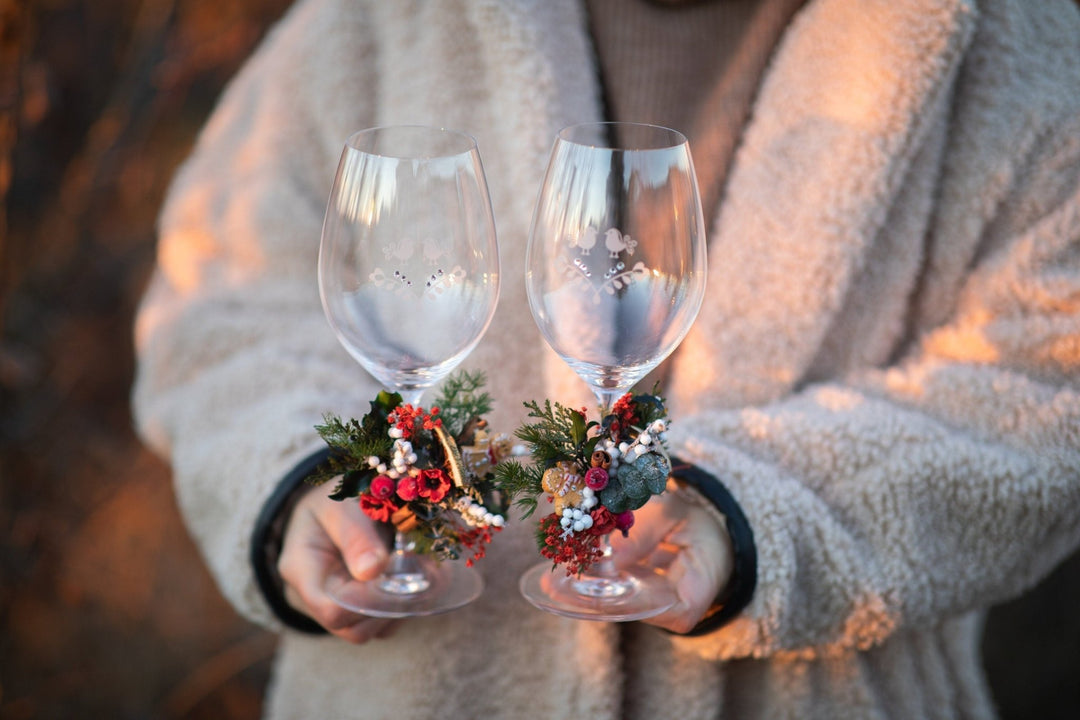 Floral Christmas Wedding Glasses: Bride and Groom Decoration – handmade floral hair accessory by magaela