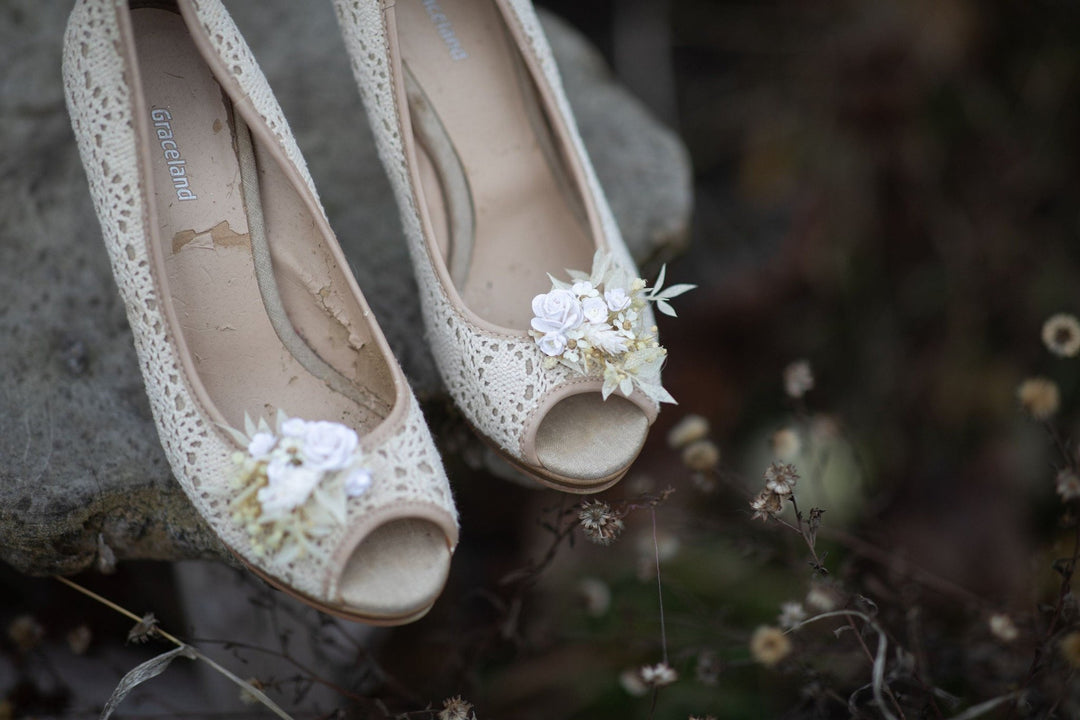 Beige Flower Bridal Shoe Clips: Ivory Wedding Accessories – handmade floral hair accessory by magaela