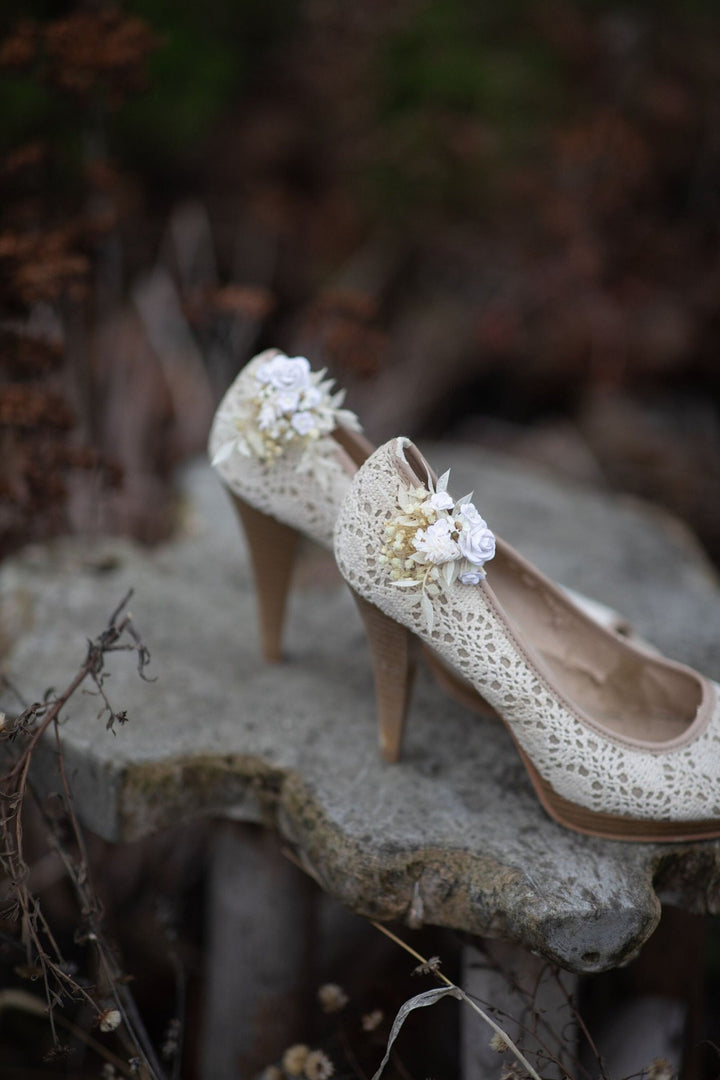 Beige Flower Bridal Shoe Clips: Ivory Wedding Accessories – handmade floral hair accessory by magaela