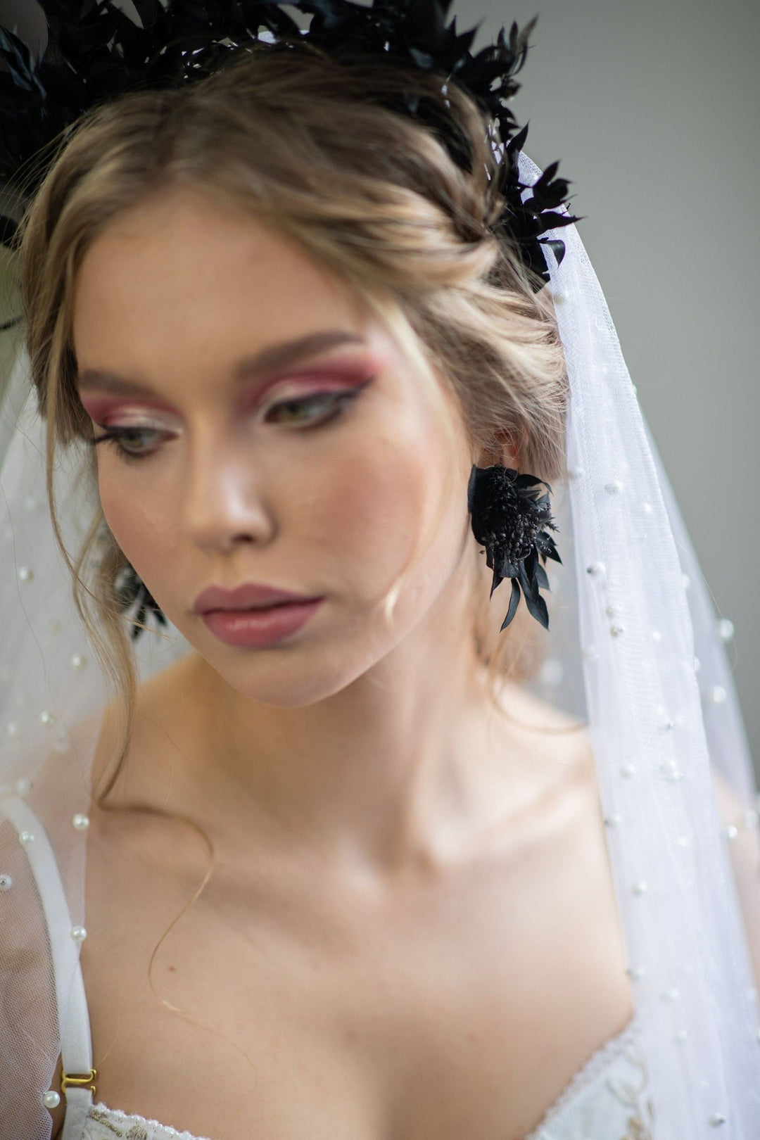 Black Flower Crown: Gothic Wedding Headband with Ruscus Leaves – handmade floral hair accessory by magaela