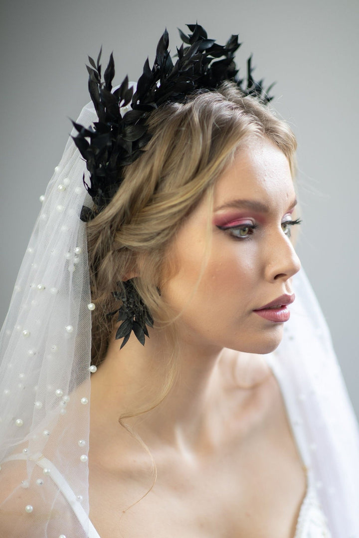 Black Flower Earrings: Preserved Ruscus, Gothic Bridal Jewelry – handmade floral hair accessory by magaela