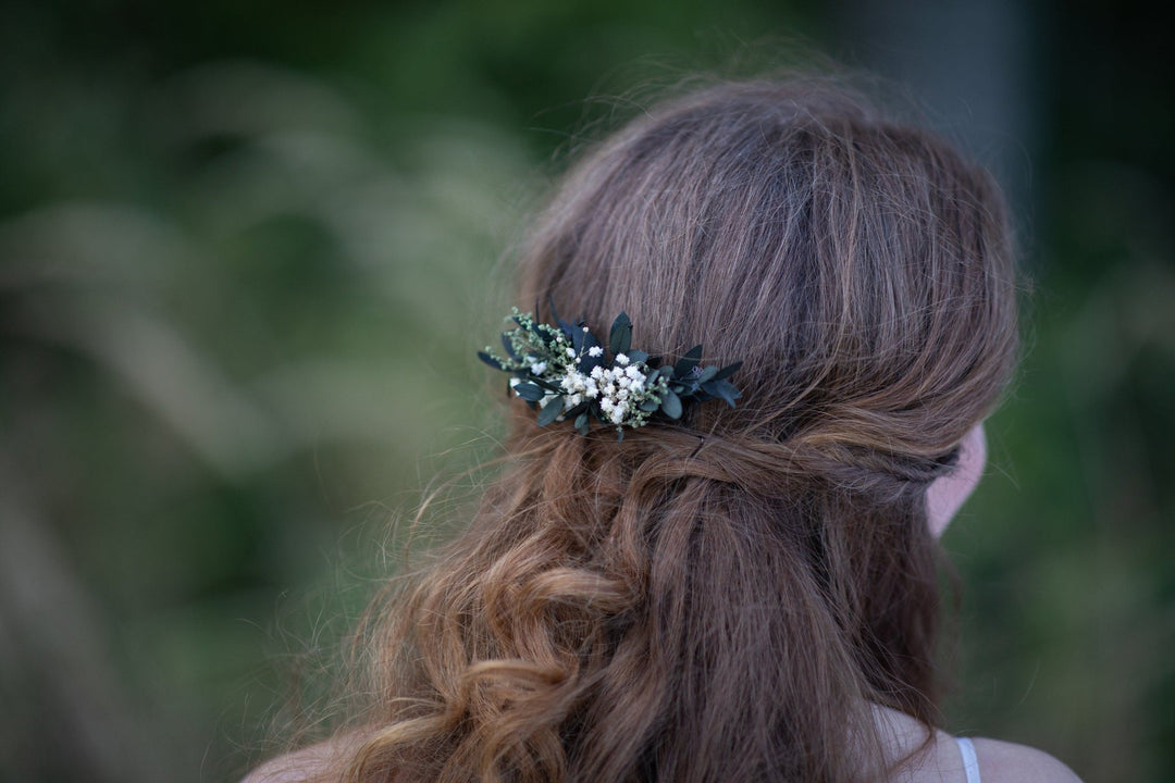 Greenery Wedding Hair Comb: Baby's Breath Bridal Accessory – handmade floral hair accessory by magaela