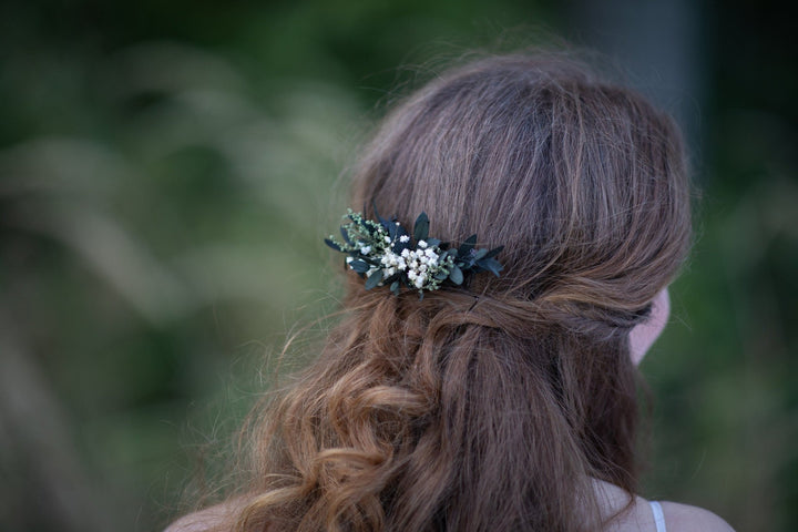 Greenery Wedding Hair Comb: Baby's Breath Bridal Accessory – handmade floral hair accessory by magaela
