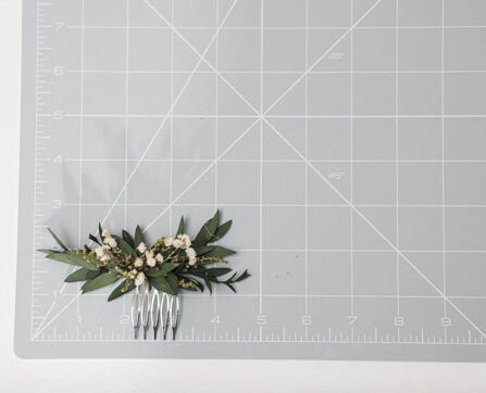 Greenery Wedding Hair Comb: Baby's Breath Bridal Accessory – handmade floral hair accessory by magaela