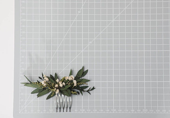 Greenery Wedding Hair Comb: Baby's Breath Bridal Accessory – handmade floral hair accessory by magaela