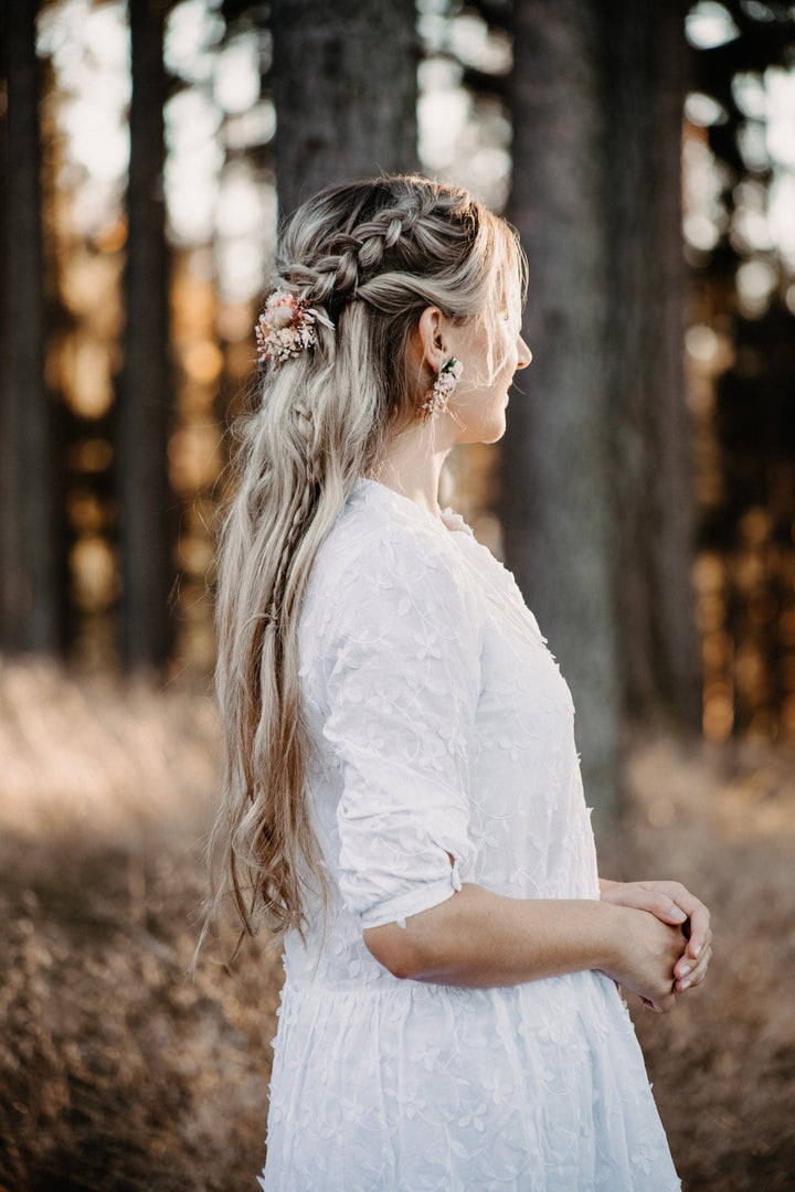 Blush Pink Flower Bridal Comb: Boho Wedding Hair Piece – handmade floral hair accessory by magaela