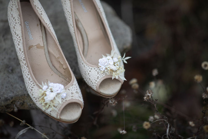 Beige Flower Bridal Shoe Clips: Ivory Wedding Accessories – handmade floral hair accessory by magaela