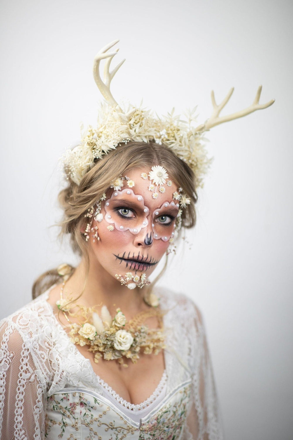 Beige Flower Crown with Antlers: Halloween Bridal Headpiece – handmade floral hair accessory by magaela