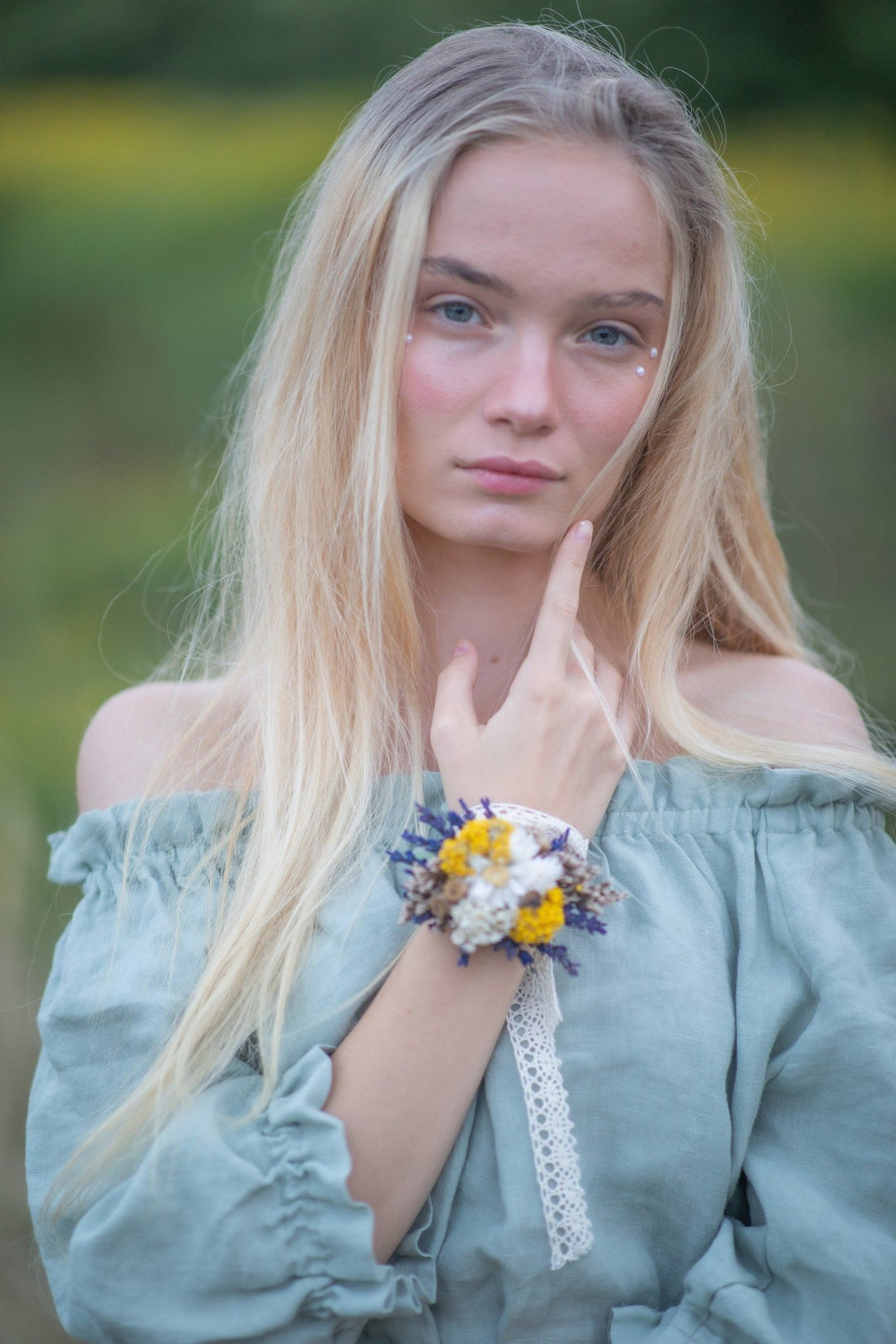 Lavender Flower Corsage Bracelet, Provence Wedding, Bridesmaid Accessory – handmade floral hair accessory by magaela