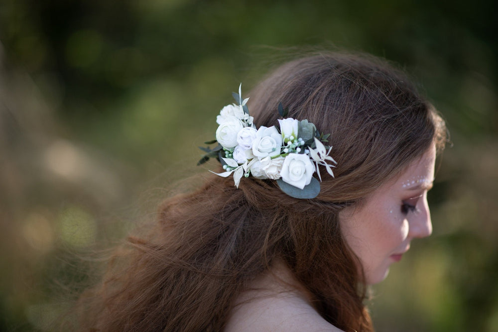 Ivory Floral Bridal Hair Comb: Boho Wedding Headpiece – handmade floral hair accessory by magaela