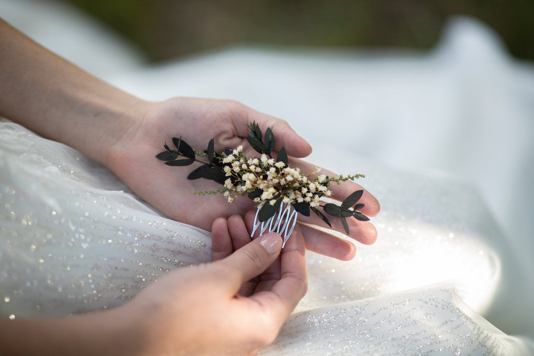 Baby's Breath Wedding Hair Comb: Greenery Bridal Accessory – handmade floral hair accessory by magaela