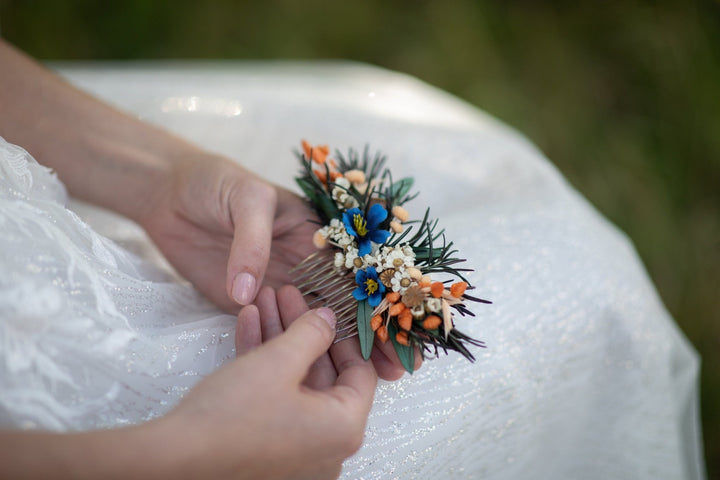 Natural flower set Bridal hair comb Boutonniere for groom Matching wedding accessories Orange and blue hair comb Rosemary and olive leaves – handmade floral hair accessory by magaela