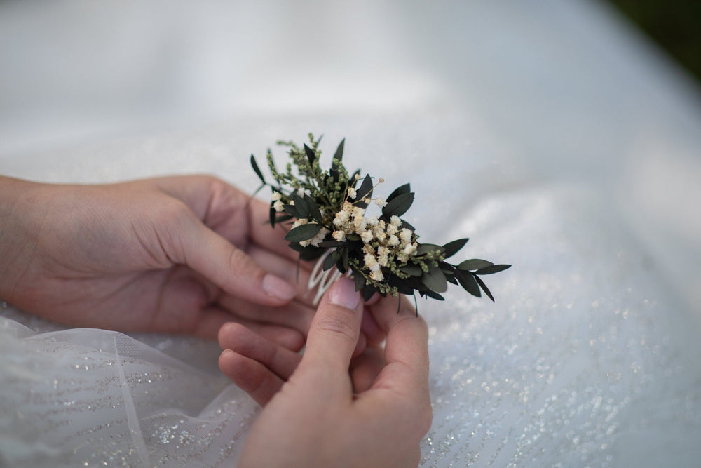 Greenery Wedding Hair Comb: Baby's Breath Bridal Accessory – handmade floral hair accessory by magaela