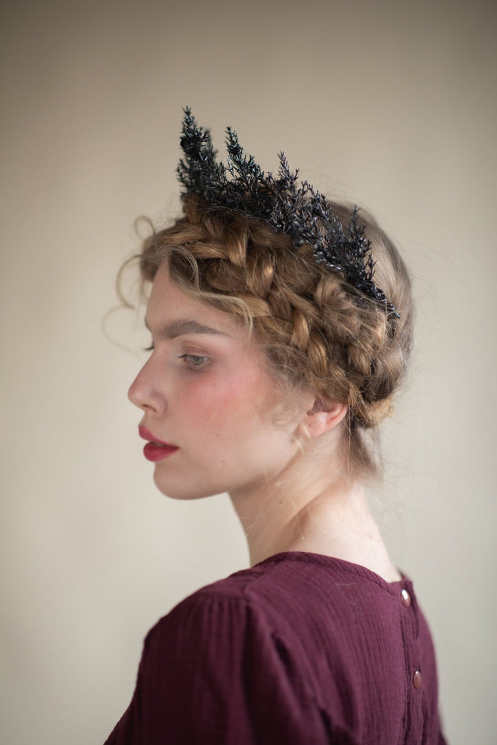Black Flower Wedding Crown: Gothic Evil Queen Headpiece – handmade floral hair accessory by magaela