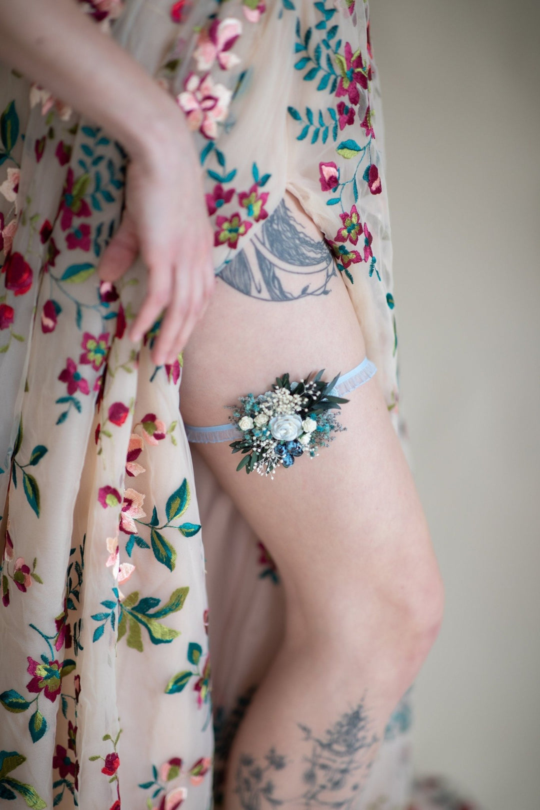 Blue Floral Wedding Garter: Romantic Bridal Lace Accessory – handmade floral hair accessory by magaela