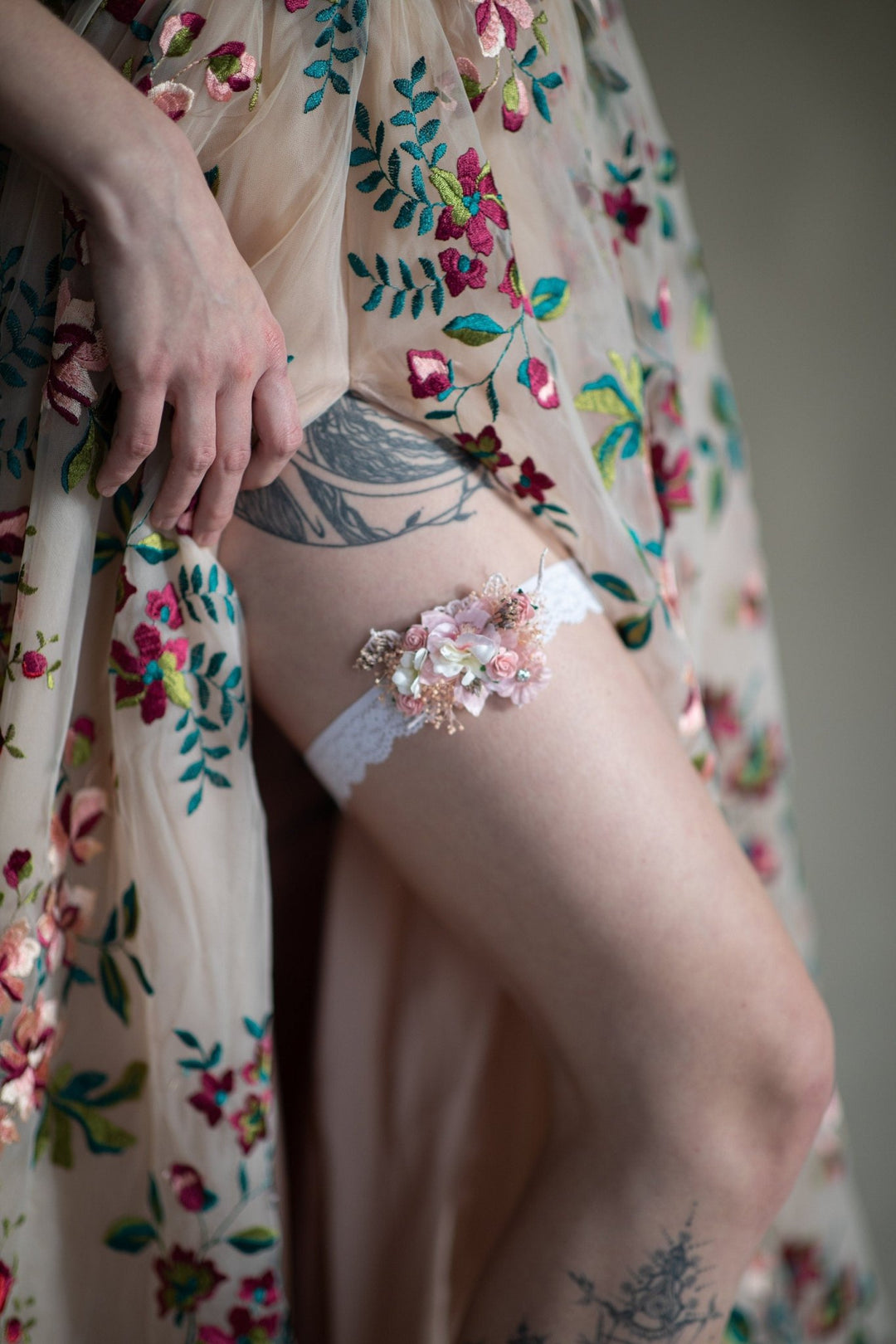 Romantic Pink Flower Bridal Garter: White Lace Wedding Garter – handmade floral hair accessory by magaela